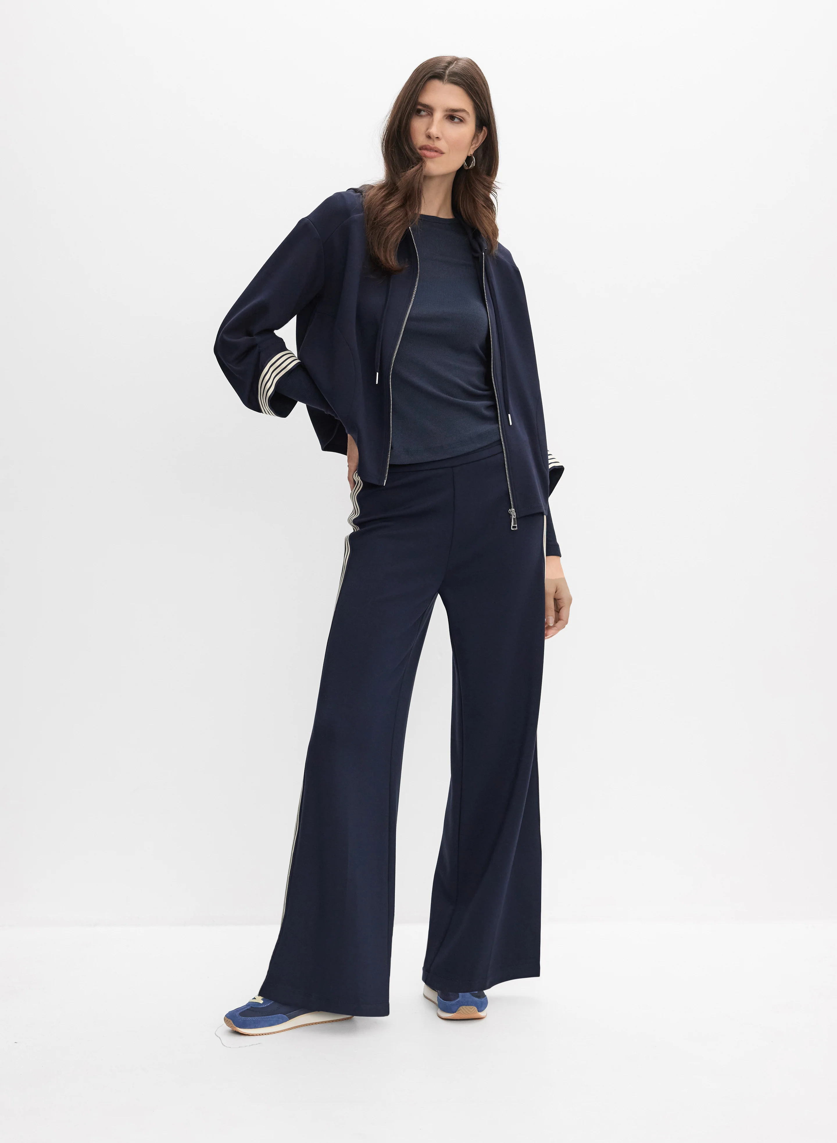 Contrast Striped Trim Pants - Image 3
