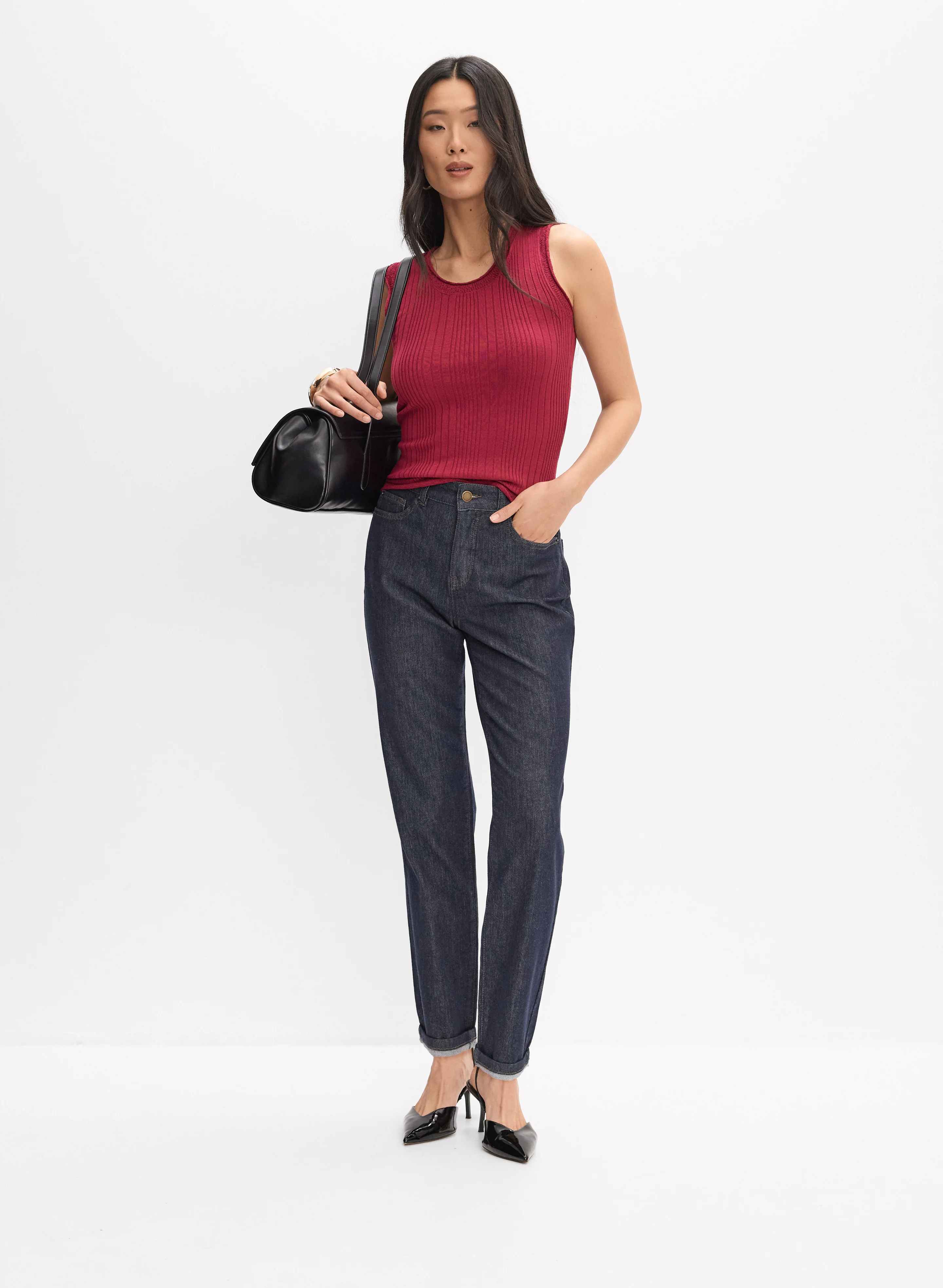 Crew Neck Knit Cami & Straight-Leg Vintage Jeans