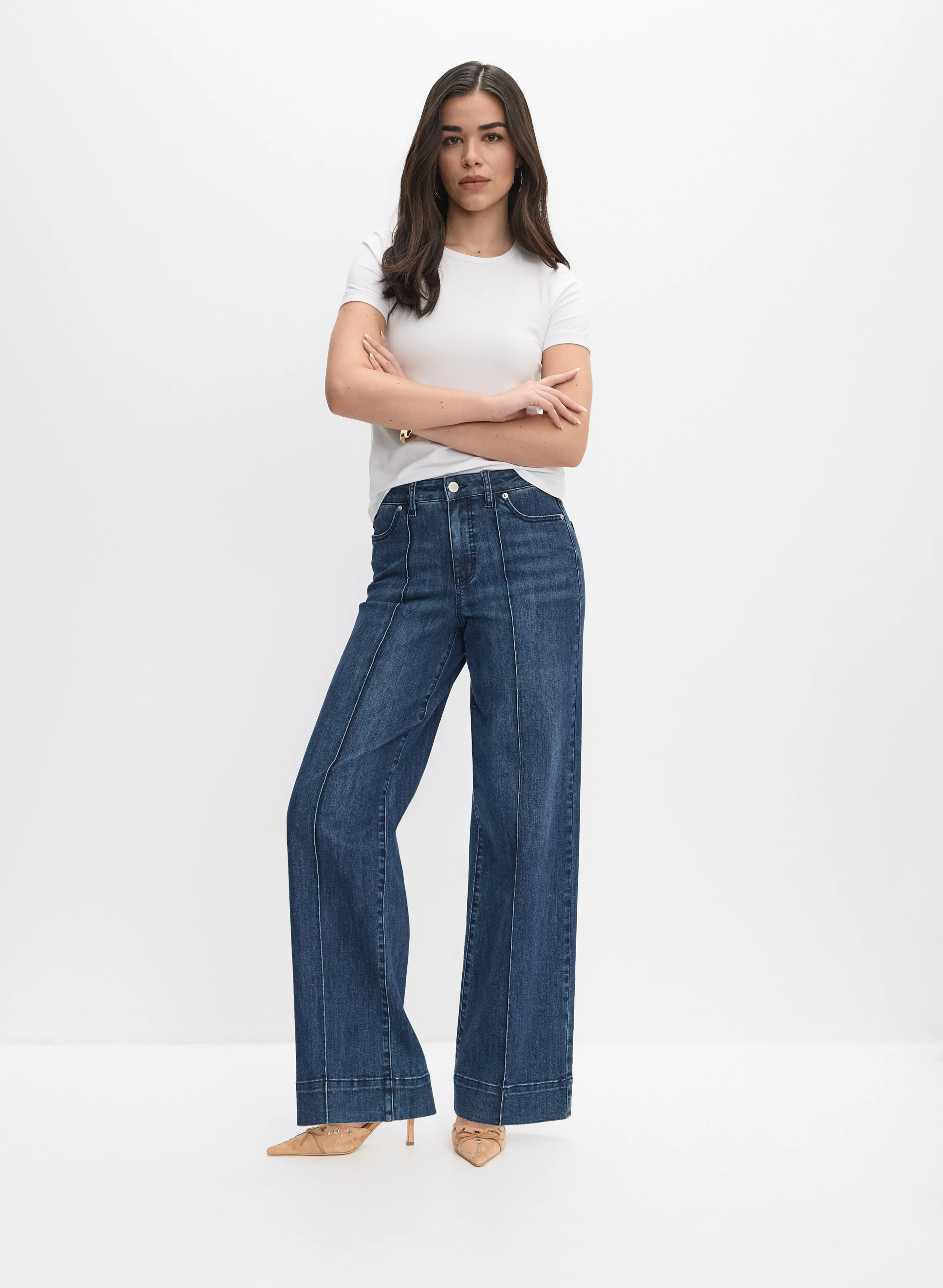 Crew Neck T-Shirt & Pintuck Wide-Leg Jeans