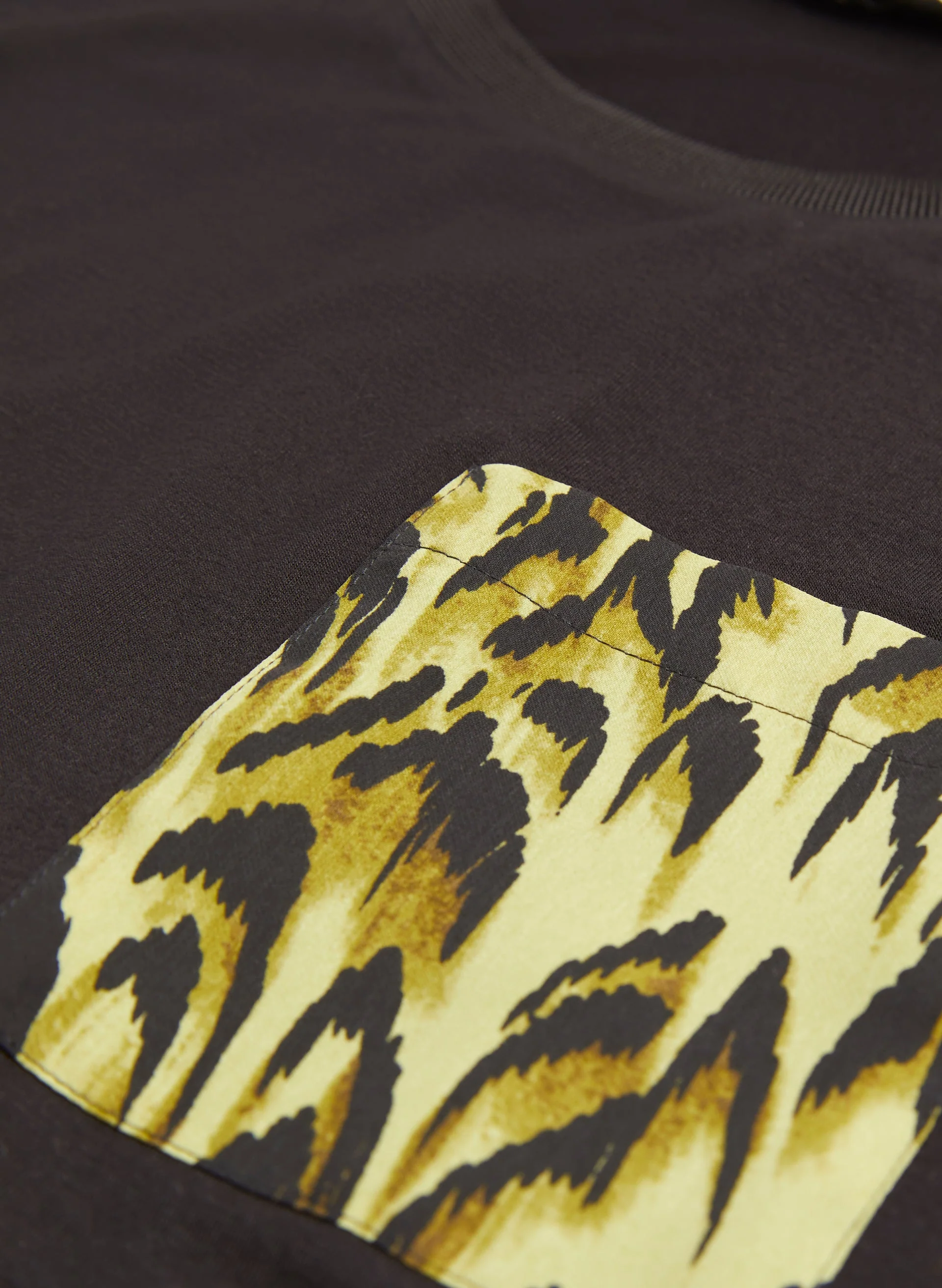 Feather Print Detail Sleeveless Top - Image 7