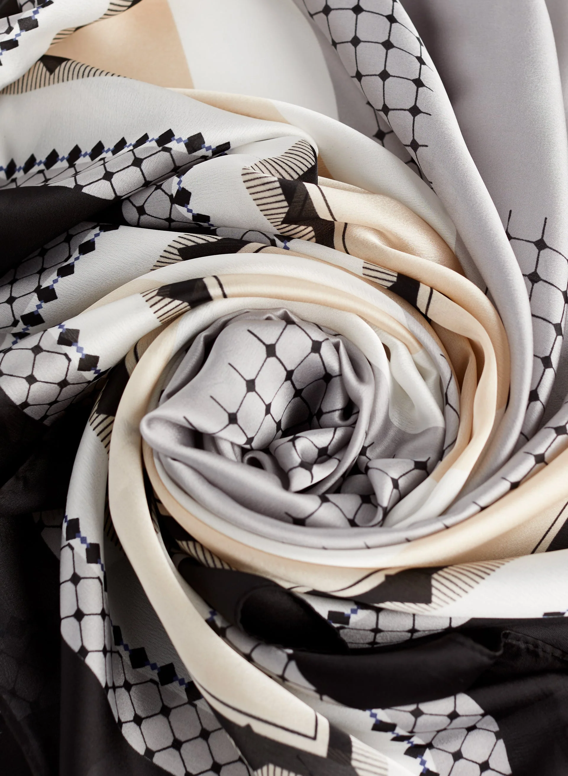 Geometric Border Print Scarf - Image 4
