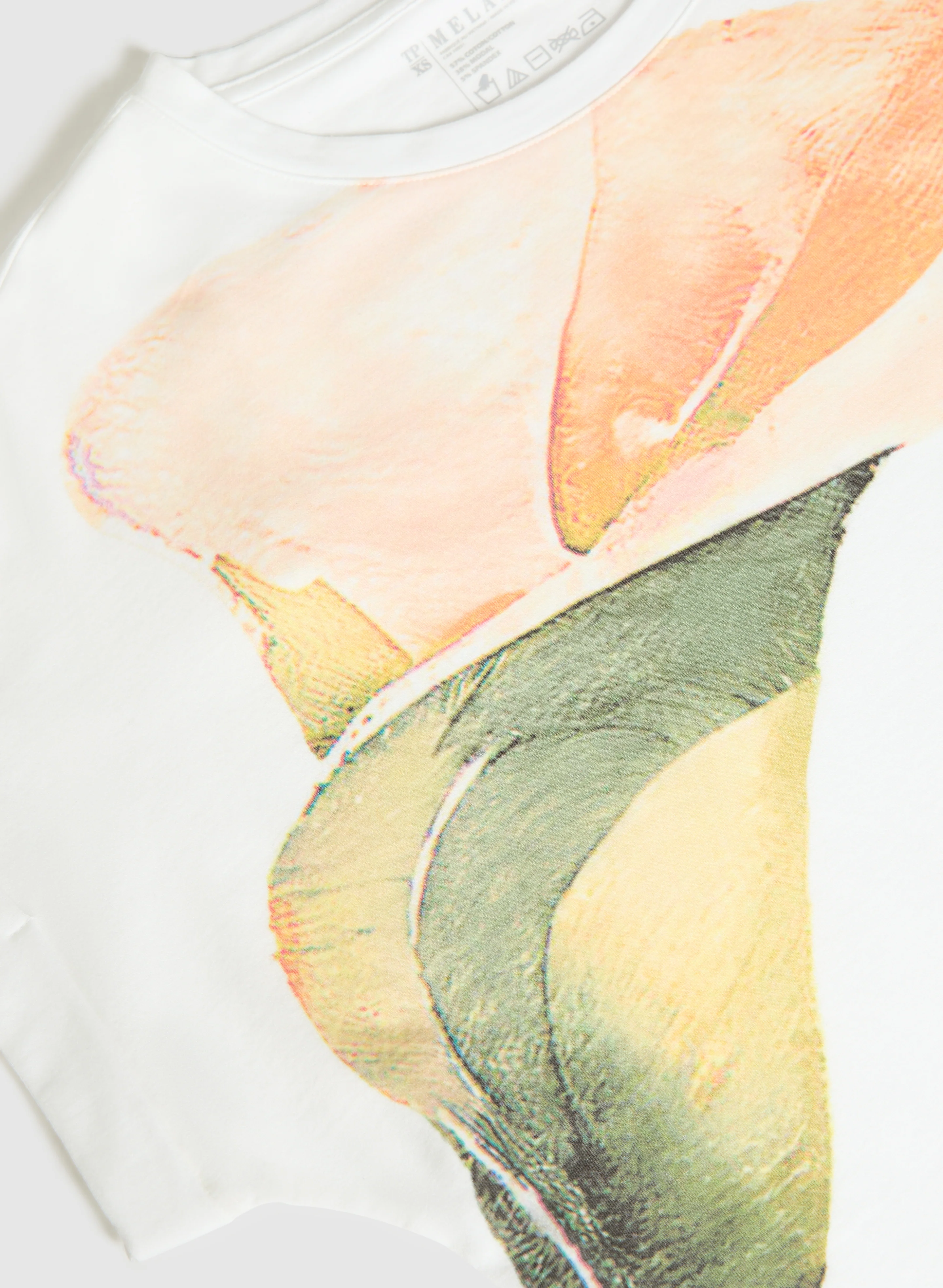 Lily Print T-Shirt - Image 7