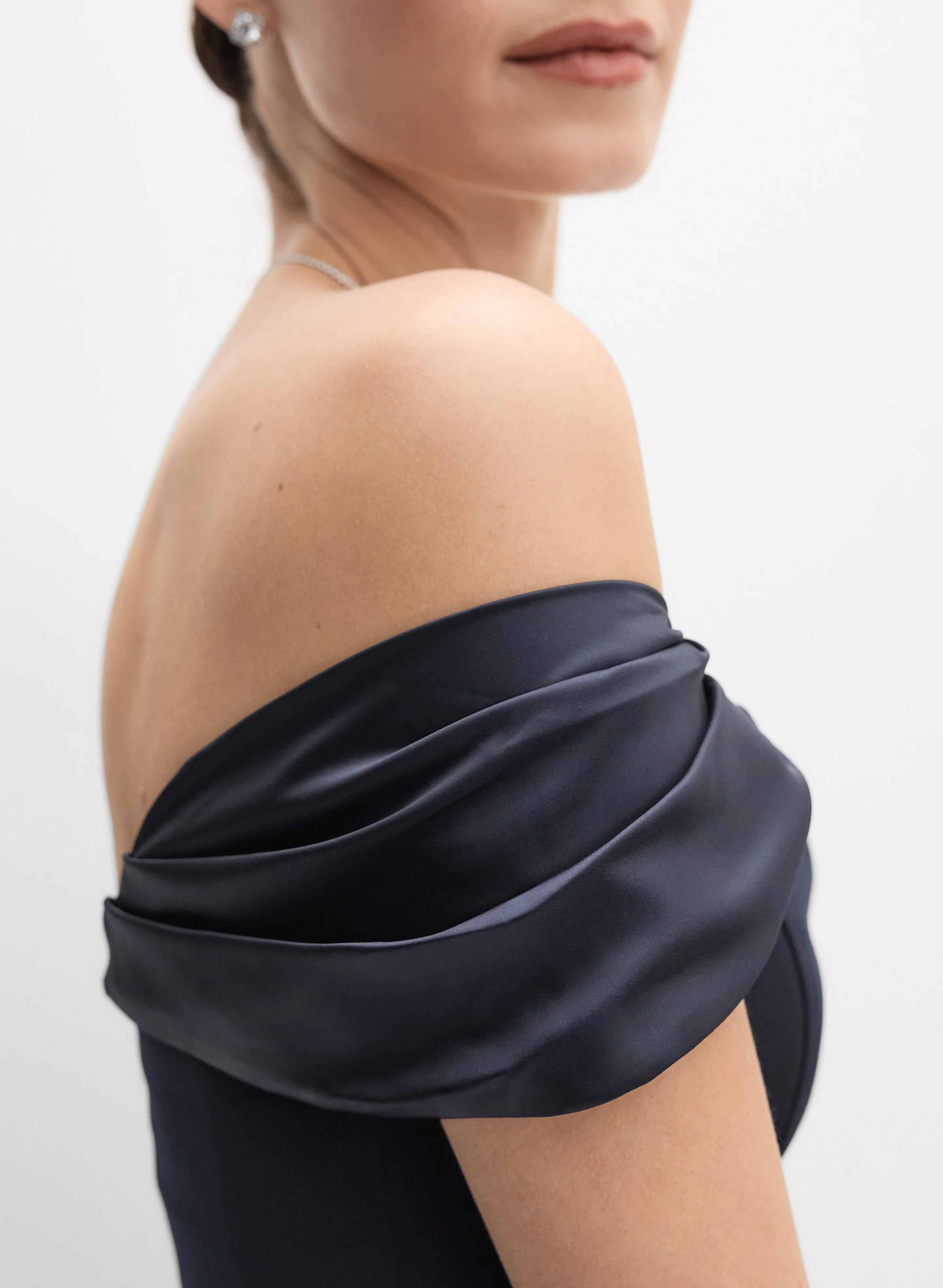 Off-The-Shoulder Fitted Dress - Image 3