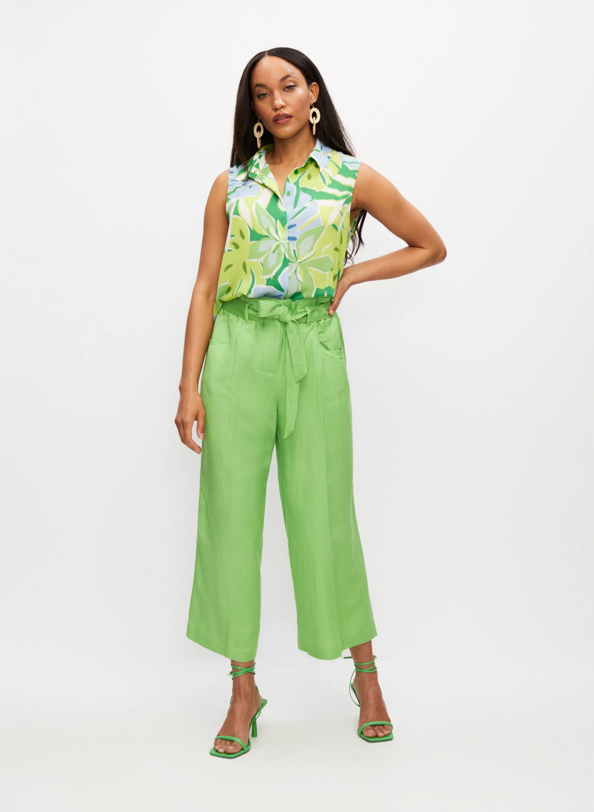 Palm Leaf Print Sleeveless Blouse - Image 3
