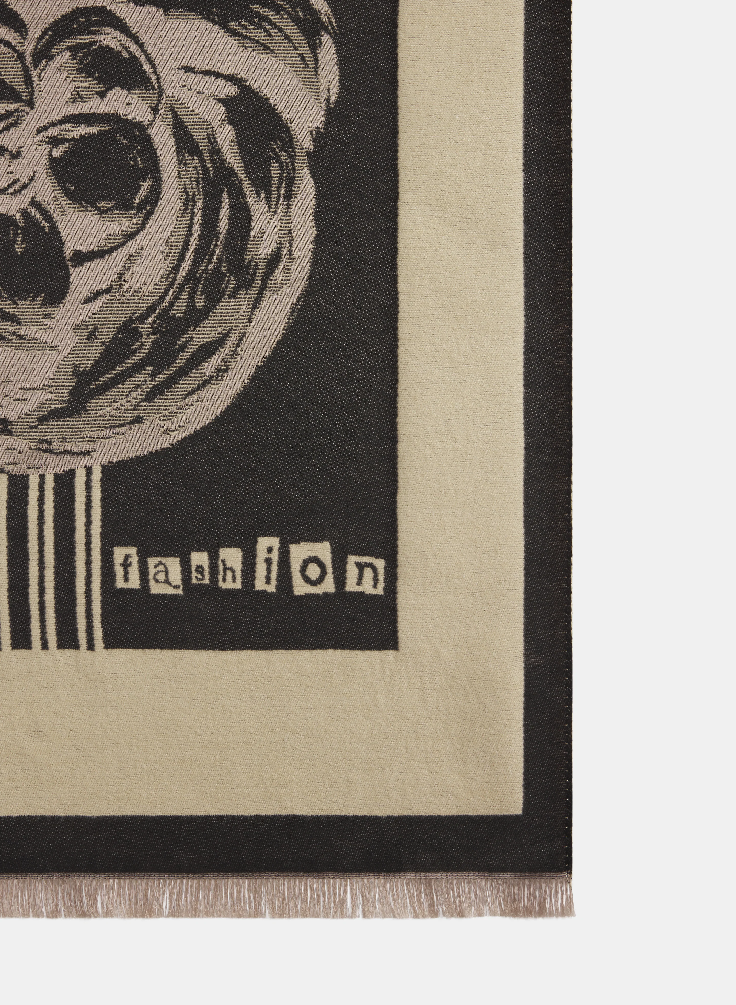 Reversible Jacquard Scarf - Image 4