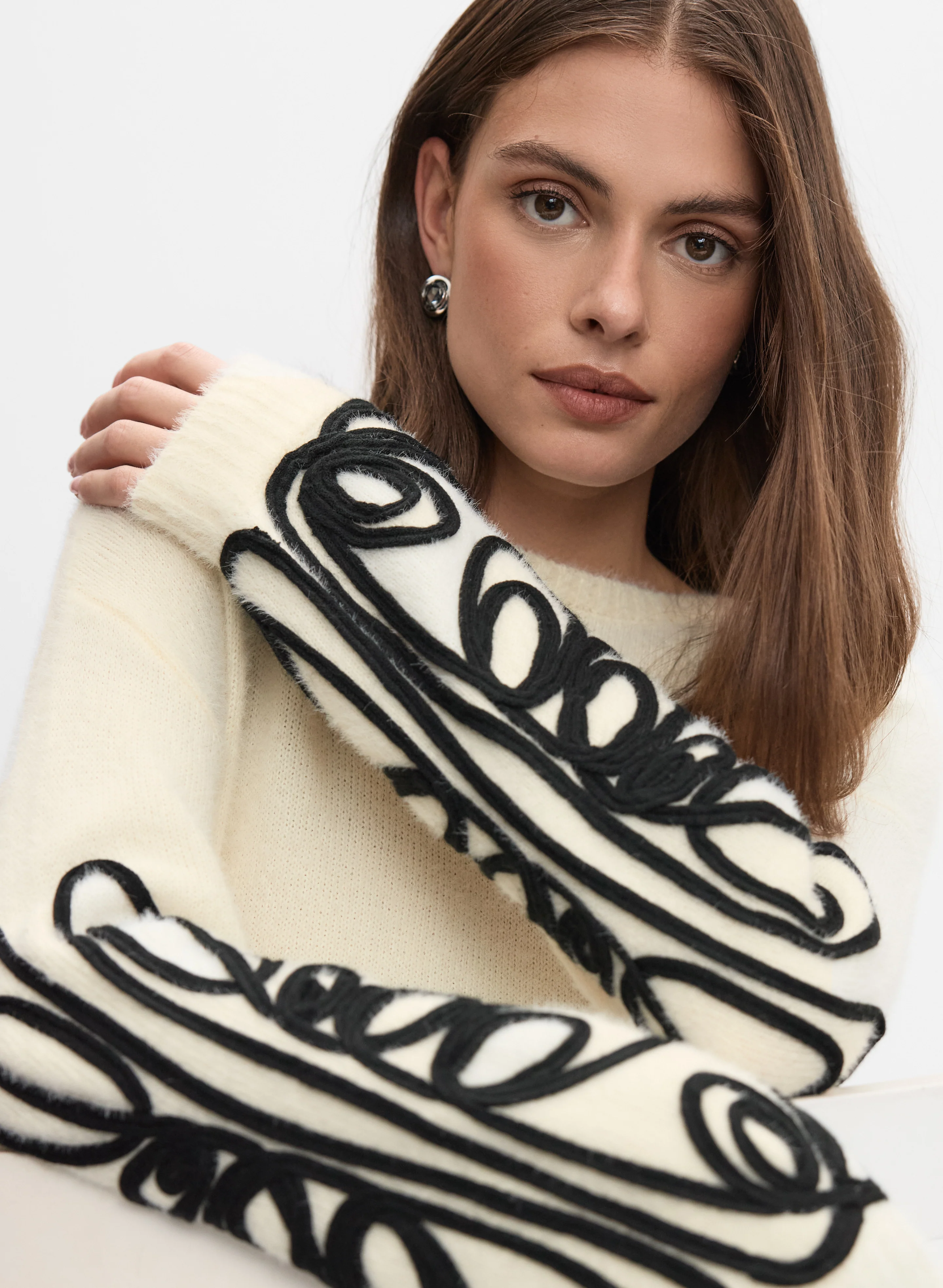 Soutache Embroidered Detail Sweater - Image 8